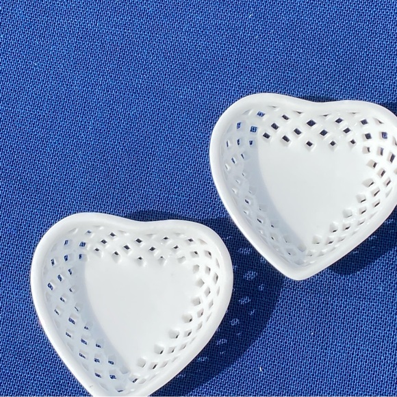 3 Porcelain Hearts π€π€π€ - Picture 7 of 10